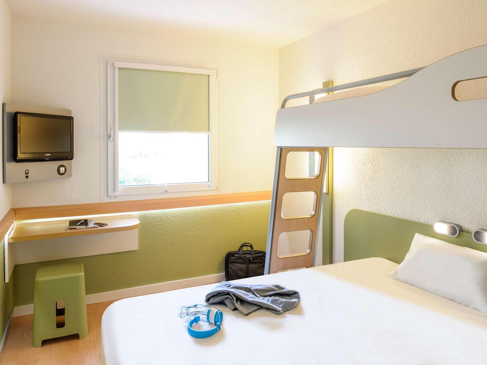 Hotel Ibis Budget Bordeaux Centre Bastide Esterno foto