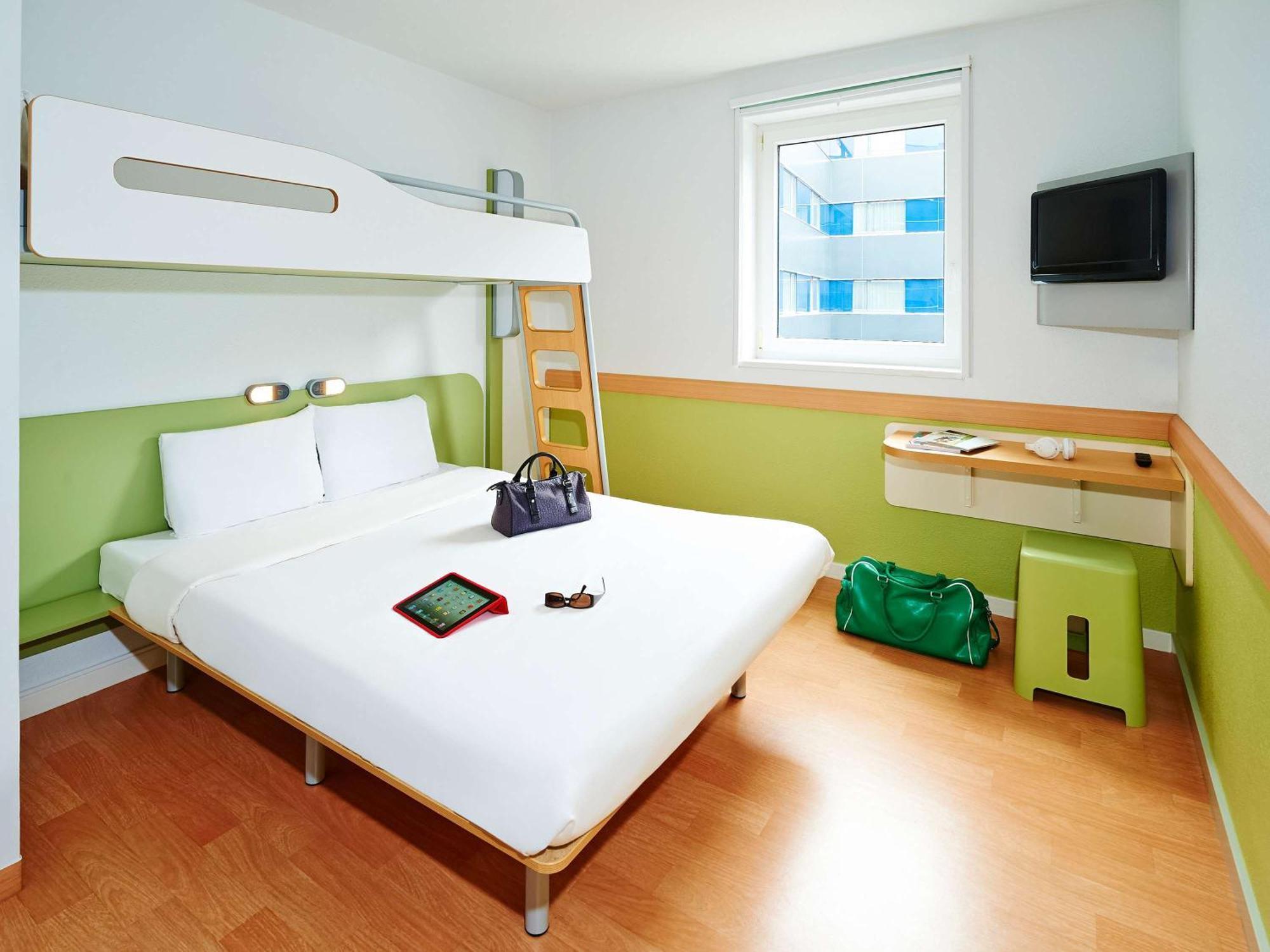 Hotel Ibis Budget Bordeaux Centre Bastide Esterno foto