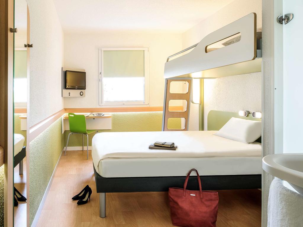 Hotel Ibis Budget Bordeaux Centre Bastide Esterno foto