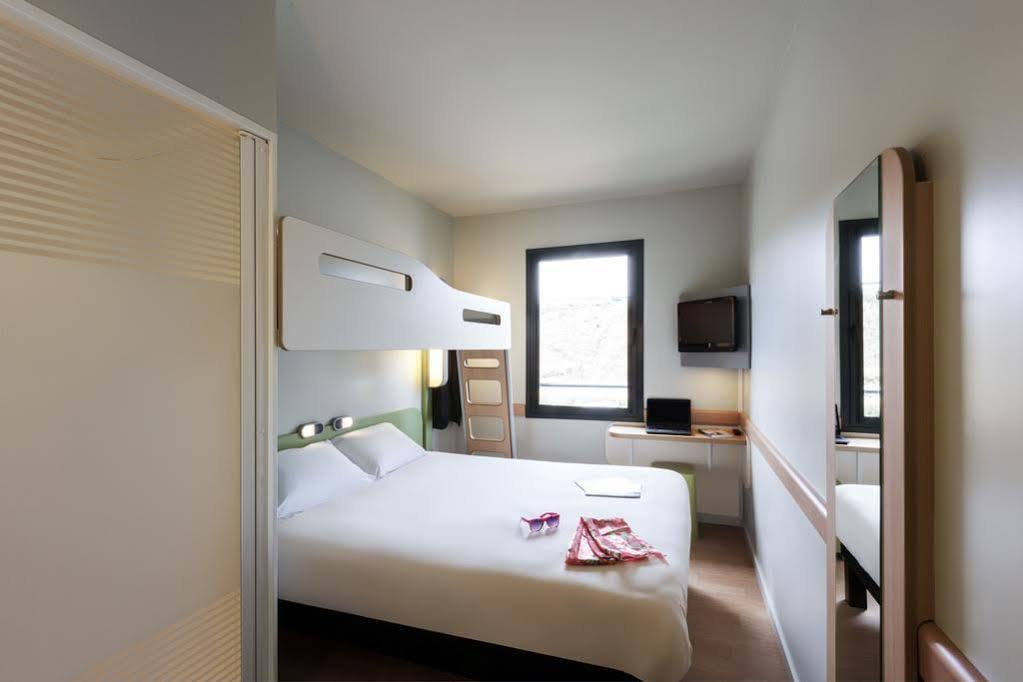 Hotel Ibis Budget Bordeaux Centre Bastide Esterno foto